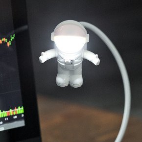 Lampka Astronauta na USB (carton box)